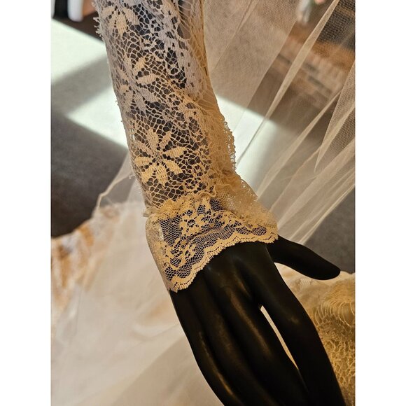 Vintage Ivory Victorian Wedding Gown/ Hat - Picture 8 of 13